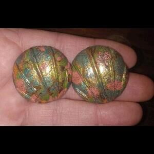 Vintage Floral Gold Tone Post Earrings.  Approx 1.5in. Possibly 80s